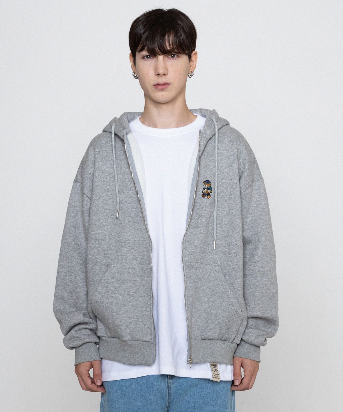 그레이버(GRAVER) [UNISEX]데이지 부케 베어 자수 후드집업_그레이