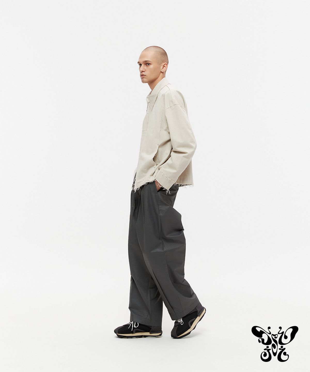 쏘지(SSOJI) 컷 바이오 워싱 오버핏 면자켓 (아이보리)