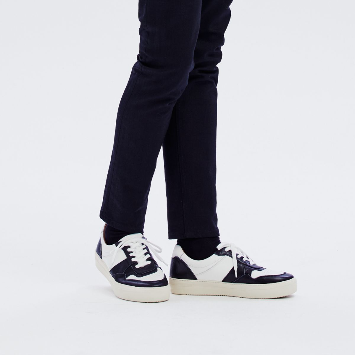 길프(GUILF) Chester Retro Sneakers in Kipskin Killer Whale