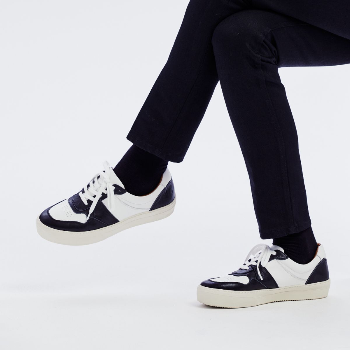 길프(GUILF) Chester Retro Sneakers in Kipskin Killer Whale