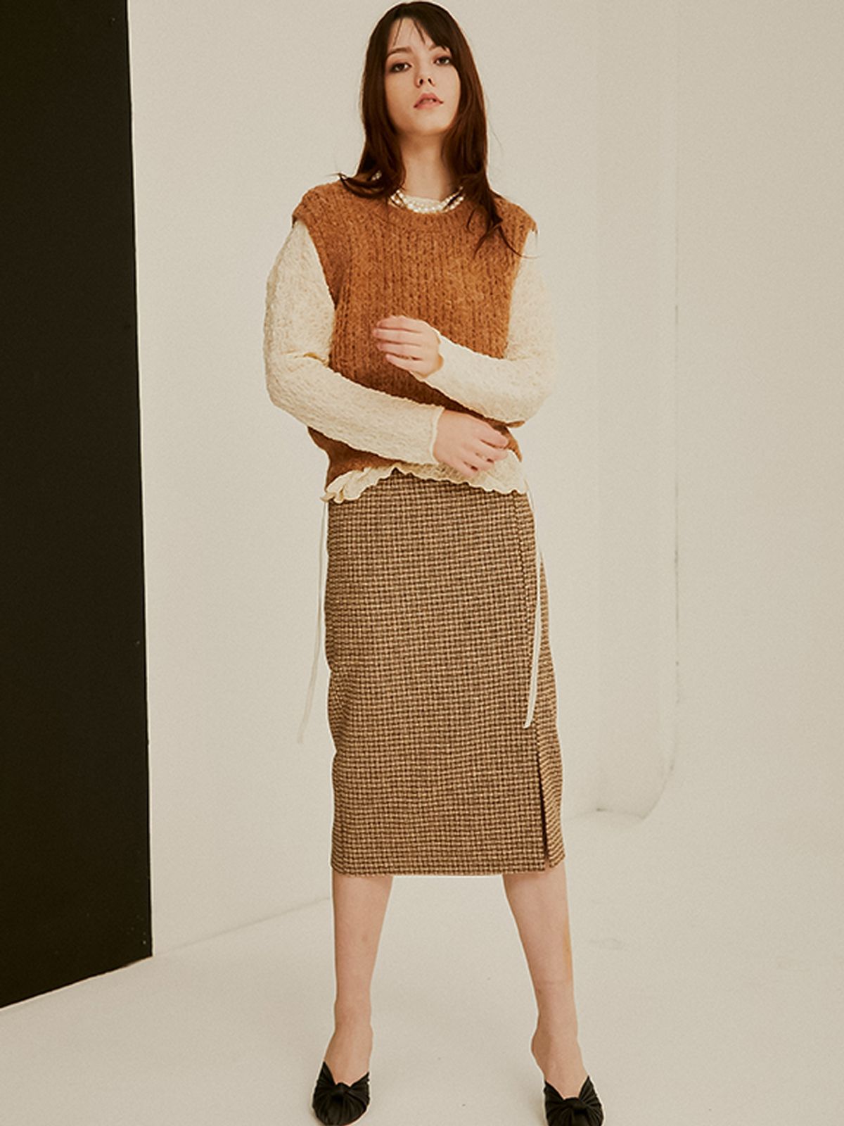 쏘리, 투 머치 러브(SORRY, TOO MUCH LOVE) Seine Pleats Drop Shoulder Top_Cream