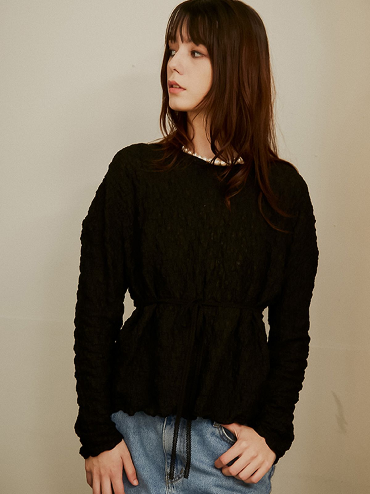 쏘리, 투 머치 러브(SORRY, TOO MUCH LOVE) Seine Pleats Drop Shoulder Top_Black