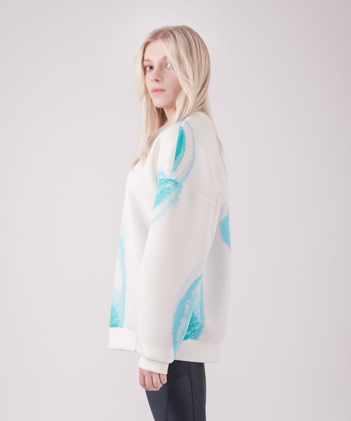 에스에스큐알(SSQR) 여성 프린트 네오프렌 스웨트셔츠 AKI_01_IV