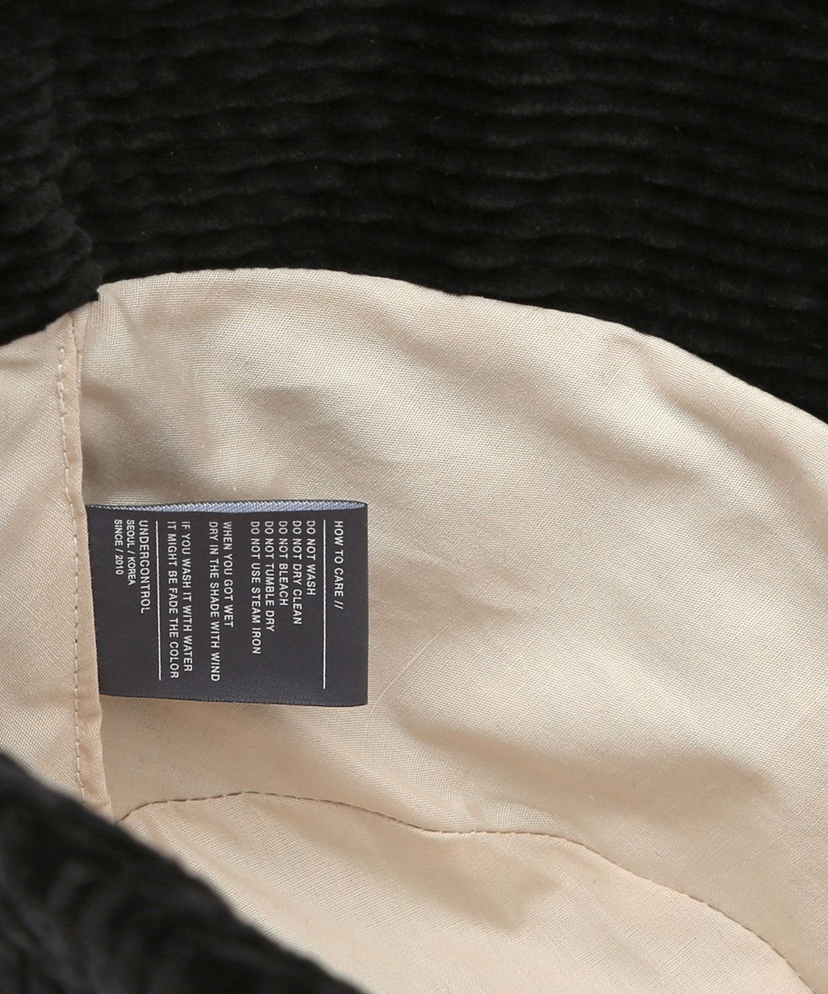 언더컨트롤 스튜디오(UNDERCONTROL STUDIO) 코듀로이 버킷햇 STAND BUCKET / WAVE CORDUROY / BLACK