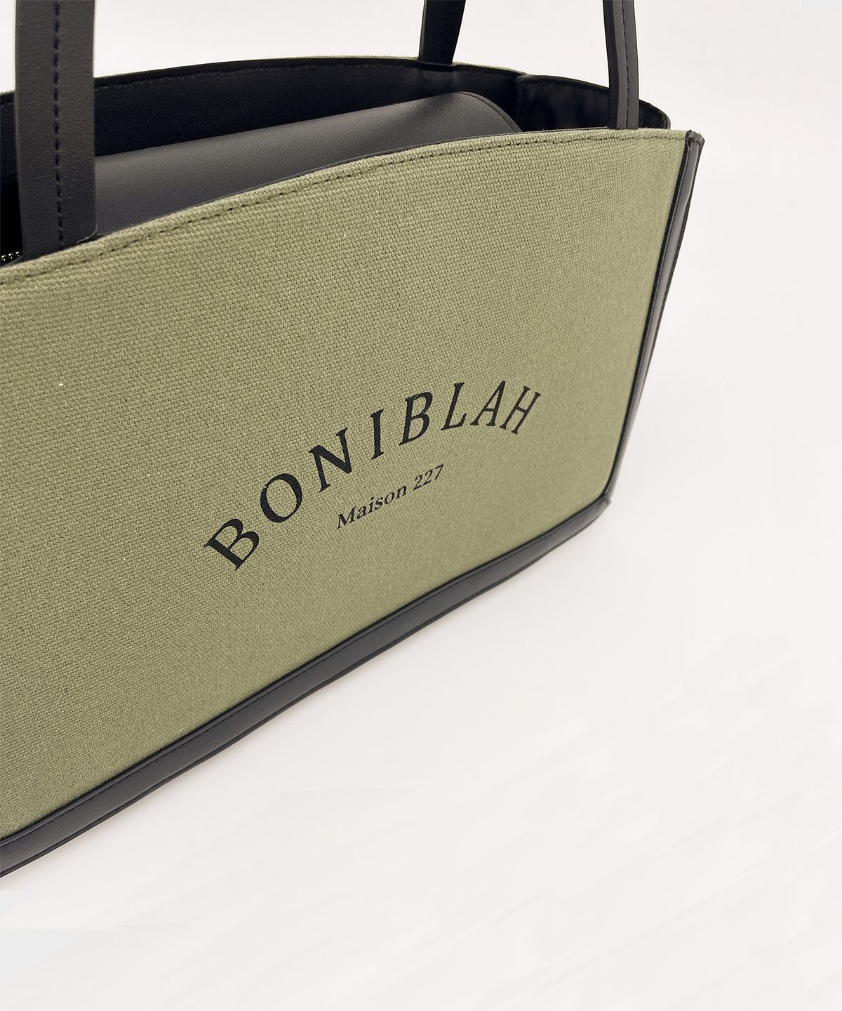 보니블라(BONIBLAH) 데보백 (카키블랙)