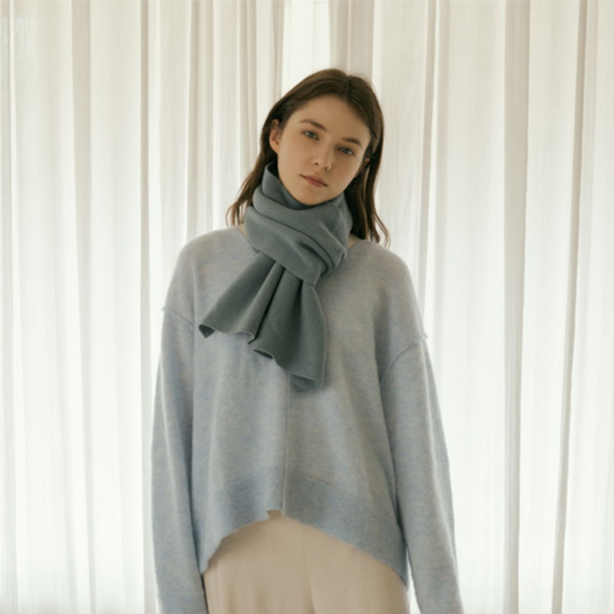 비비드솔리드(BB'DESOLI'DE) 페일 머플러 (3 color)