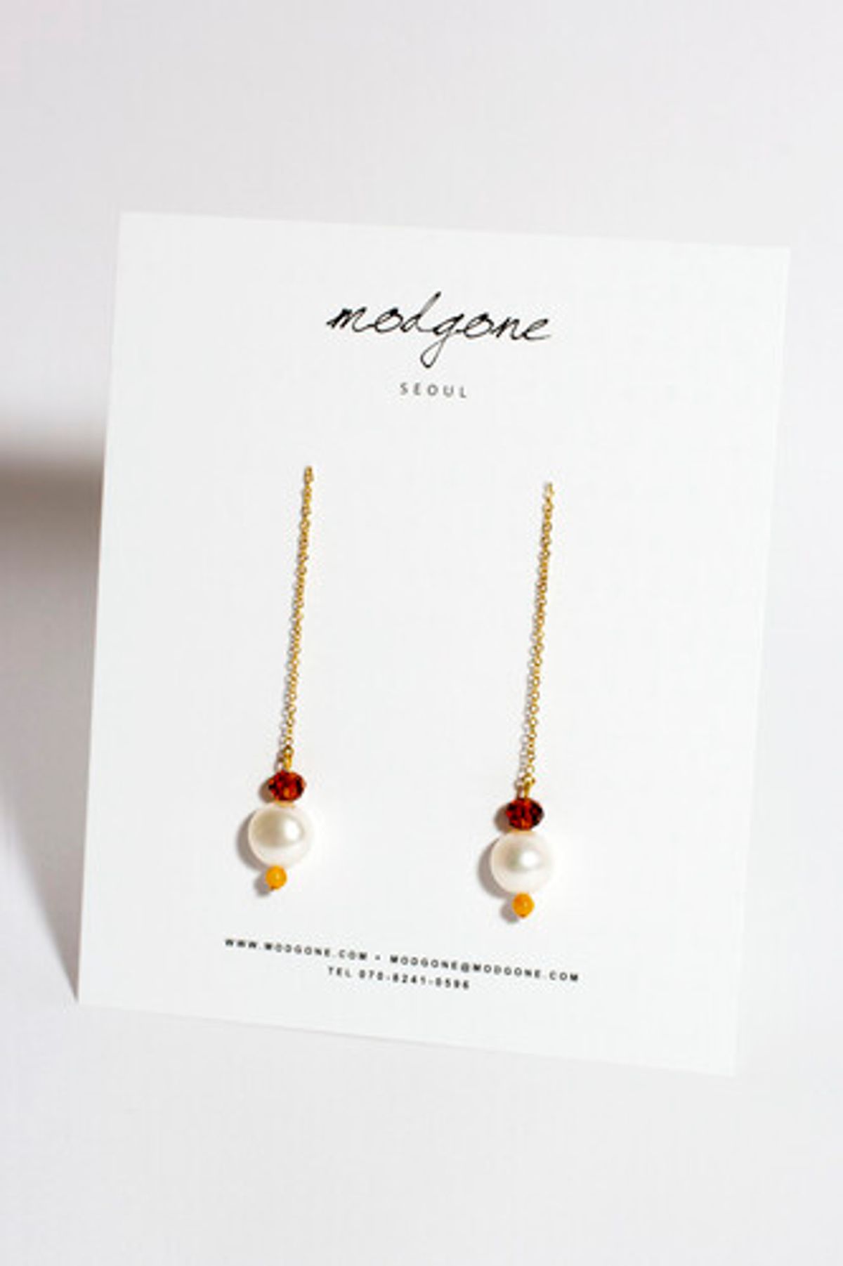 모드곤(MODGONE) 담수진주 & 황옥 롱 체인 귀걸이 Fresh Water Pearl & Yellow Jade Long Chain Earrings