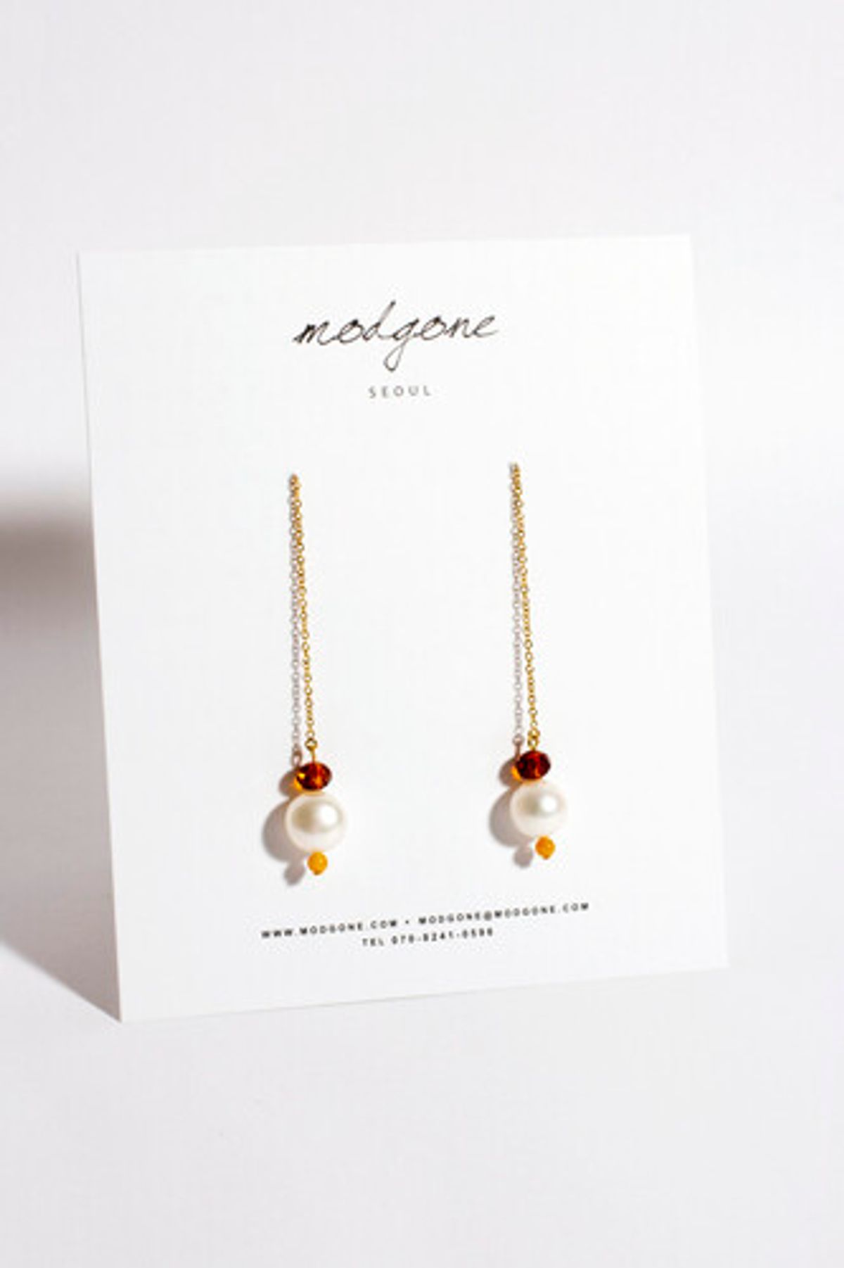 모드곤(MODGONE) 담수진주 & 황옥 롱 체인 귀걸이 Fresh Water Pearl & Yellow Jade Long Chain Earrings