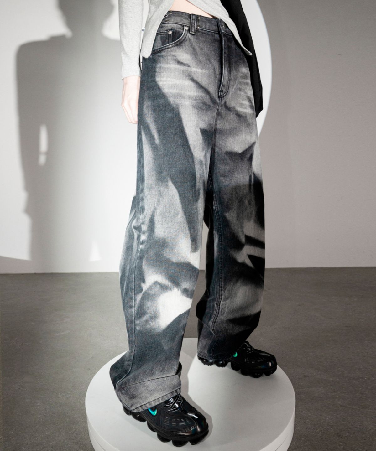 어반드레스(AVANDRESS) T.D.I. Buckle Denim Pants PURPLE