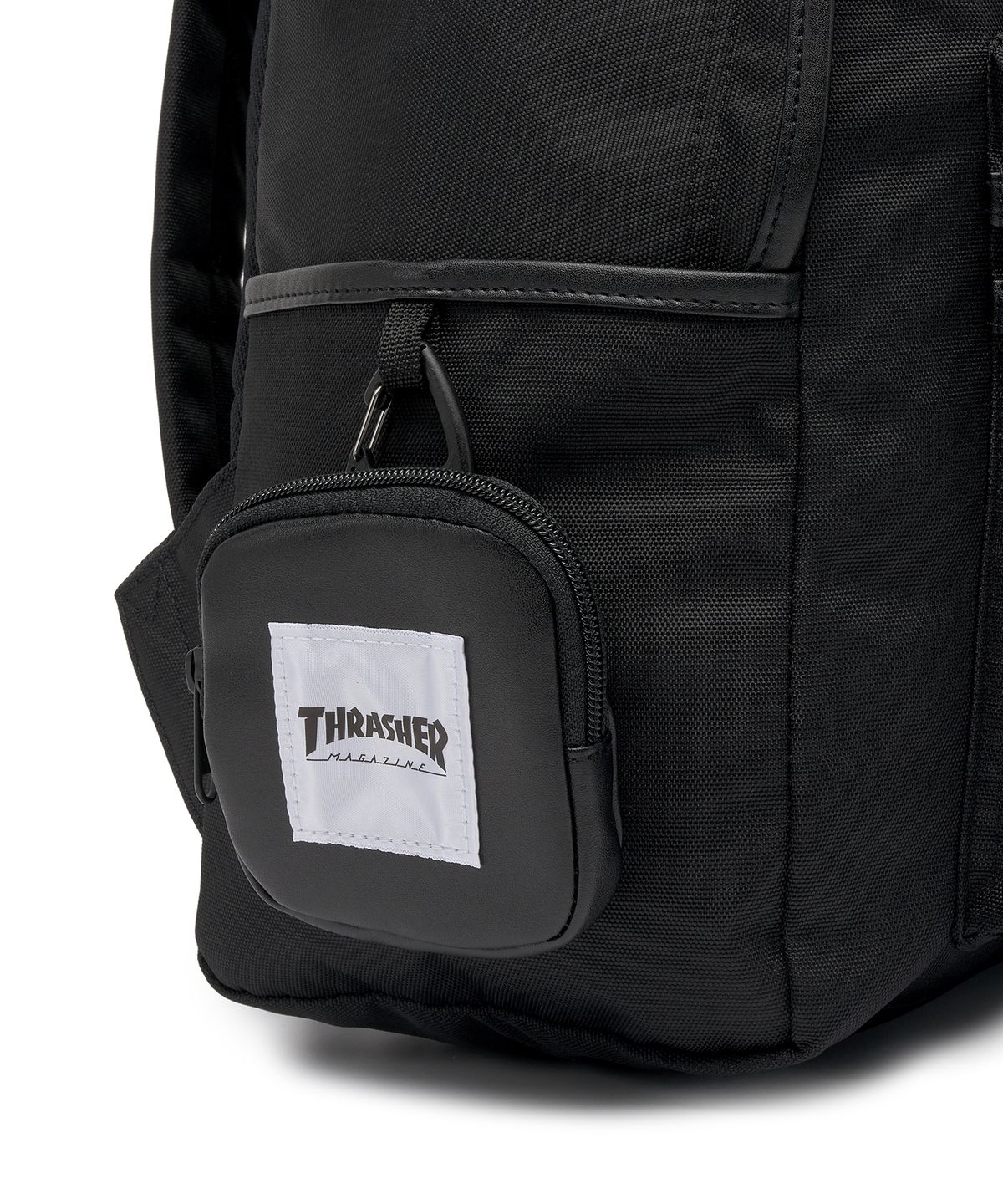 트레셔(THRASHER) 매거진 로고 포켓 백팩 28L 블랙/화이트