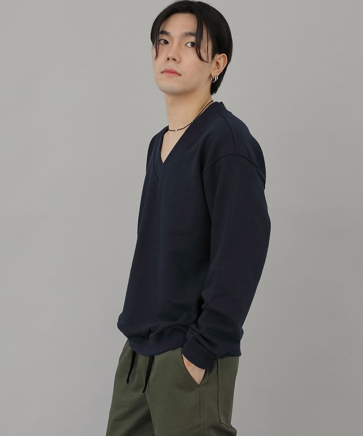 세인트크루(SAINTCREW) 볼드 브이넥 스웨트셔츠 BVN-801 네이비
