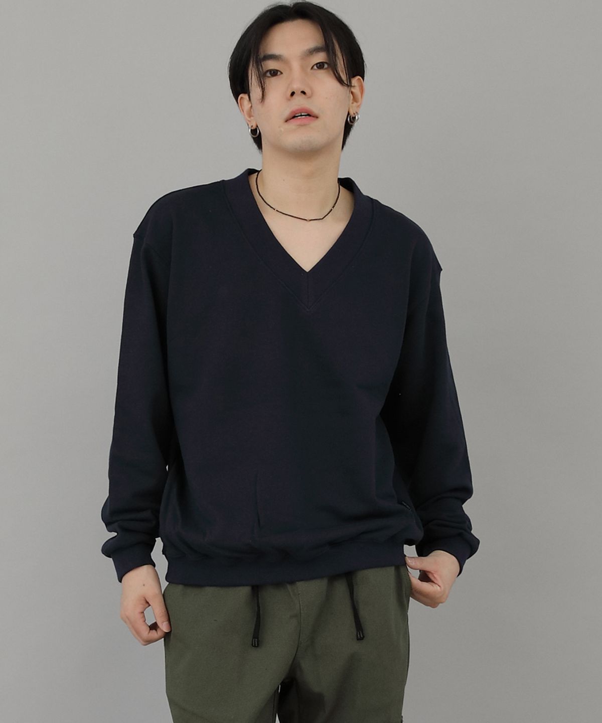 세인트크루(SAINTCREW) 볼드 브이넥 스웨트셔츠 BVN-801 네이비