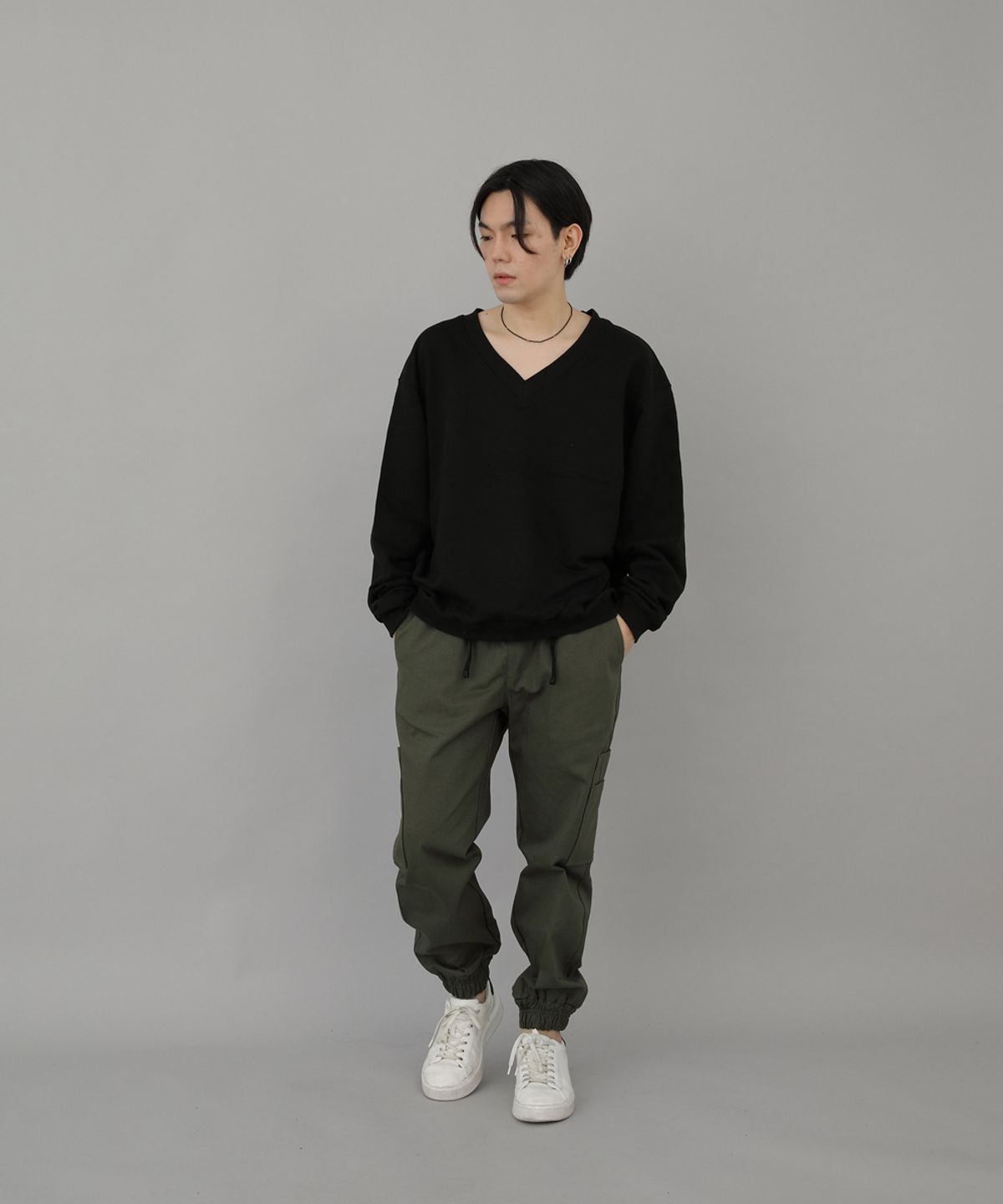 세인트크루(SAINTCREW) 볼드 브이넥 스웨트셔츠 BVN-801 블랙