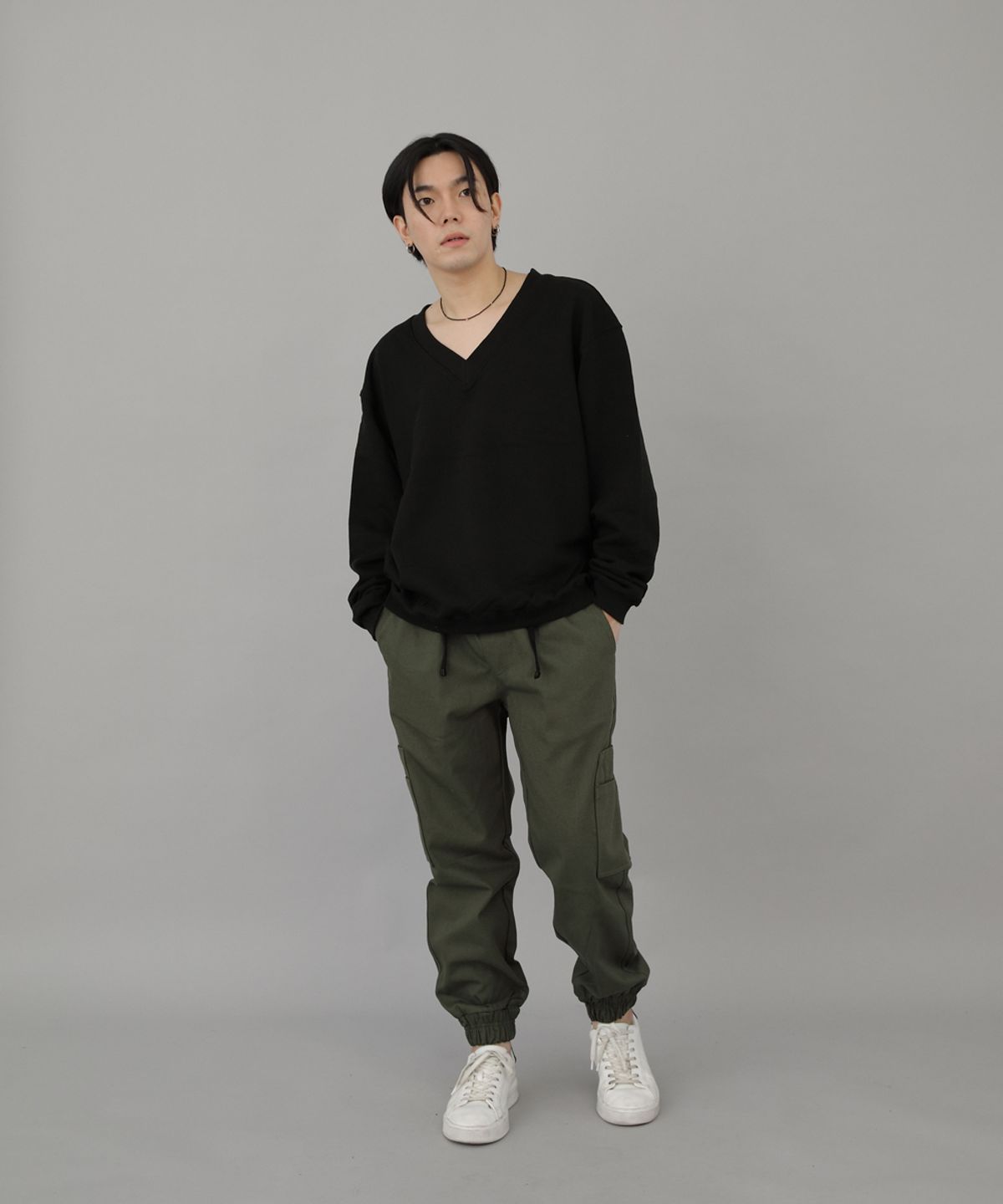 세인트크루(SAINTCREW) 볼드 브이넥 스웨트셔츠 BVN-801 블랙
