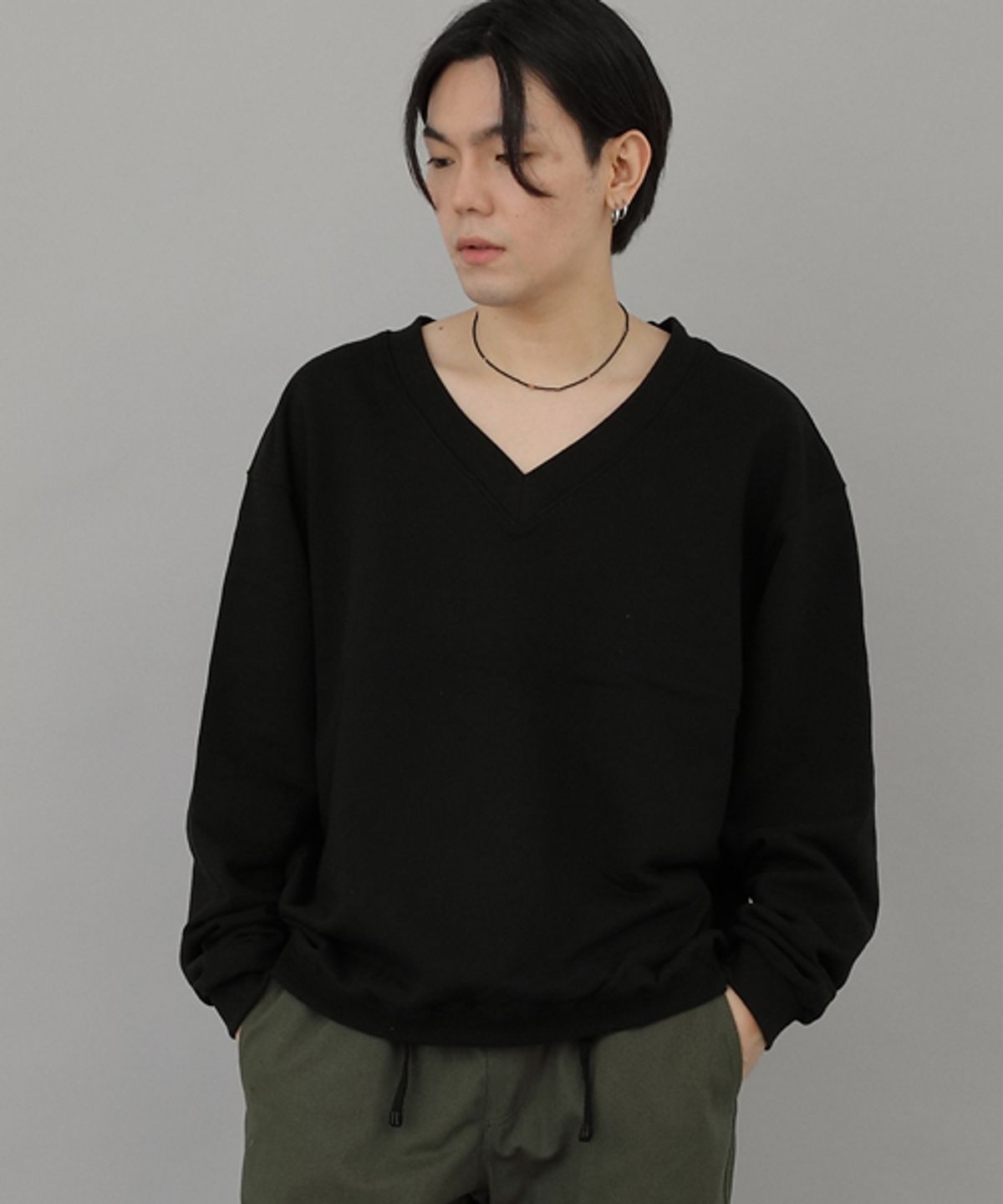 세인트크루(SAINTCREW) 볼드 브이넥 스웨트셔츠 BVN-801 블랙