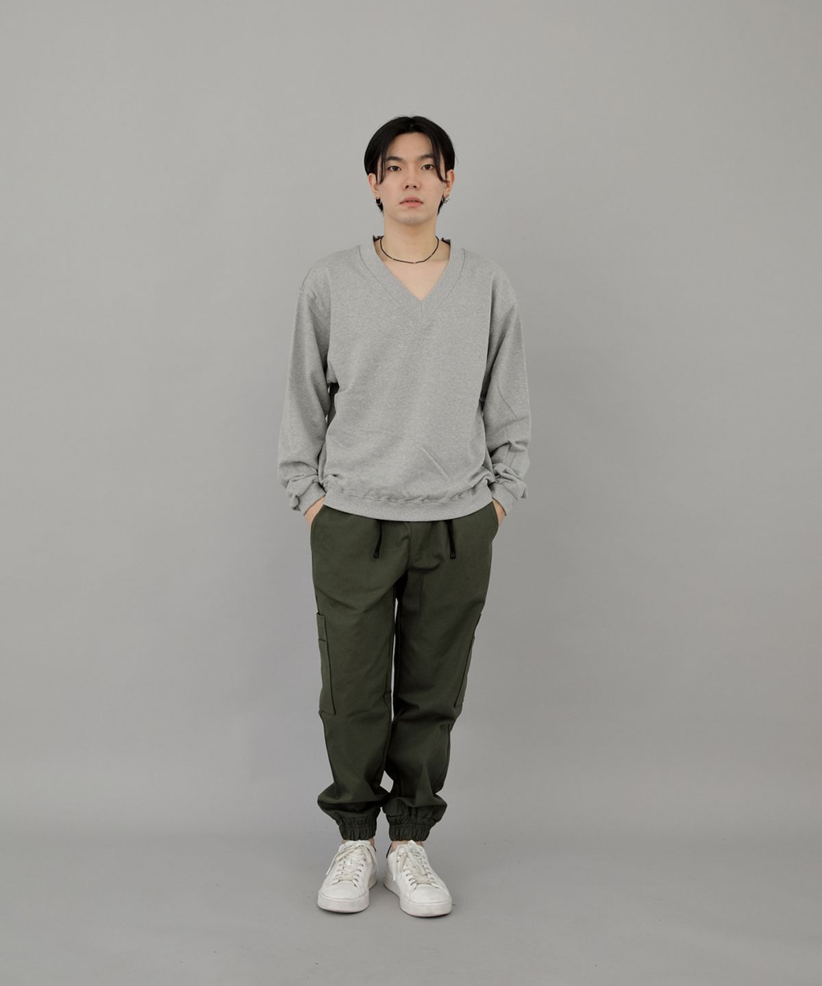 세인트크루(SAINTCREW) 볼드 브이넥 스웨트셔츠 BVN-801 그레이