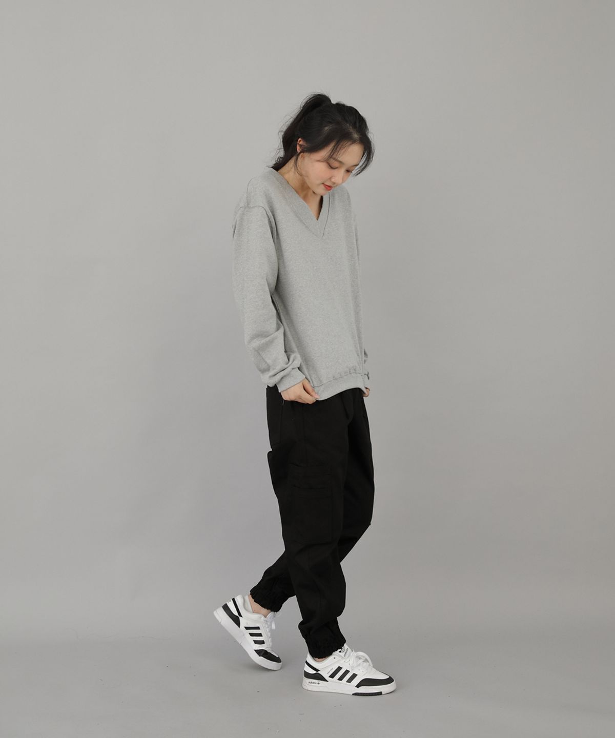 세인트크루(SAINTCREW) 볼드 브이넥 스웨트셔츠 BVN-801 그레이