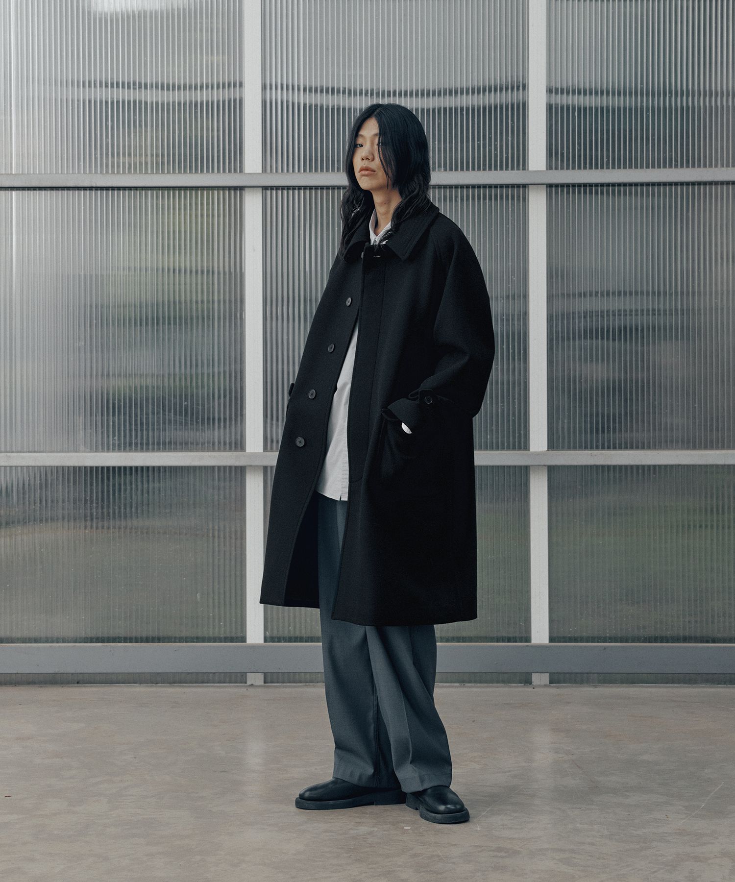 MUSINSA公式 | ANOTHER OFFICE Voyager Balmacaan Coat (Black)
