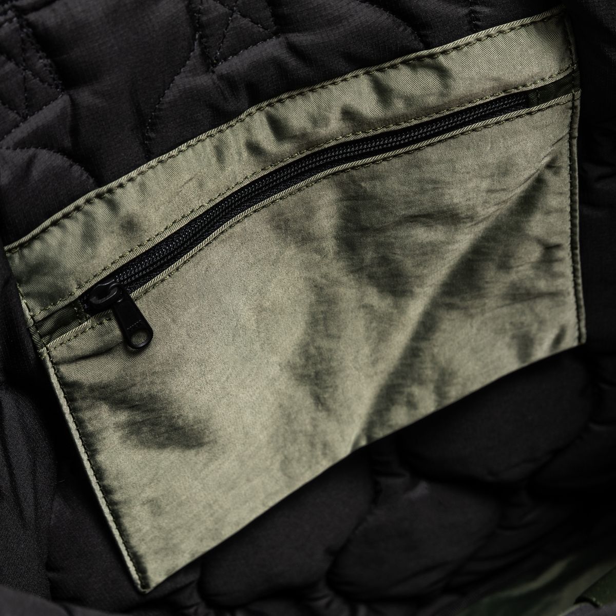카네이테이(KANEITEI) ROME HELMET BAG M (OLIVE DRAB) / RECYCLED