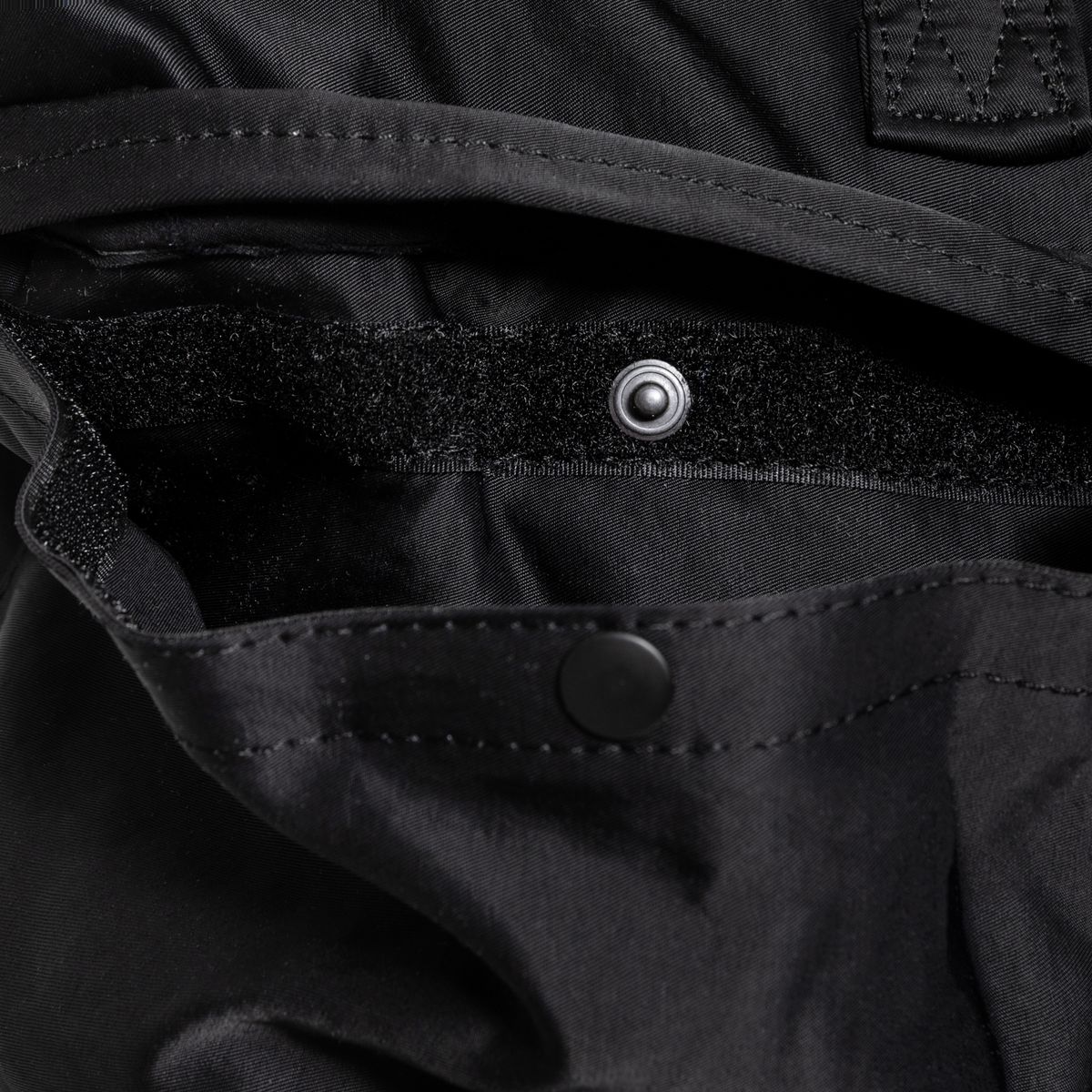 카네이테이(KANEITEI) ROME HELMET BAG M (BLACK) / RECYCLED