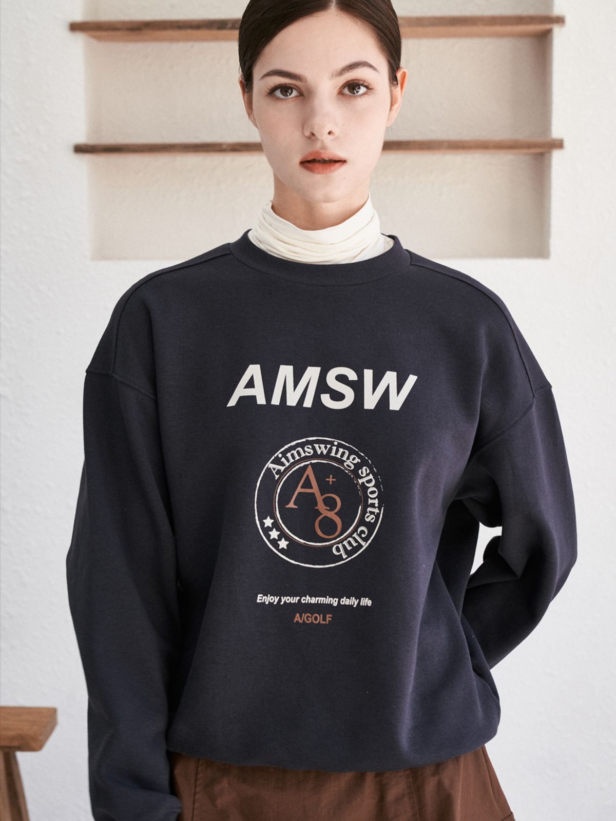 에임스윙(AIMSWING+8) 시그니처 로고 스웻셔츠(챠콜)
