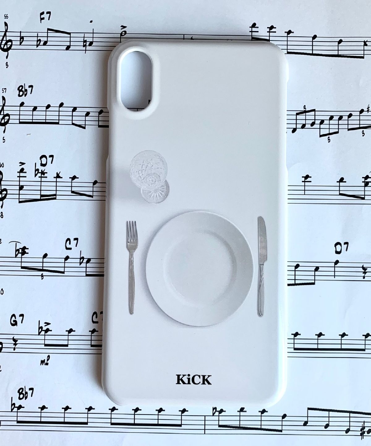 킥(KICK) On the table hard case