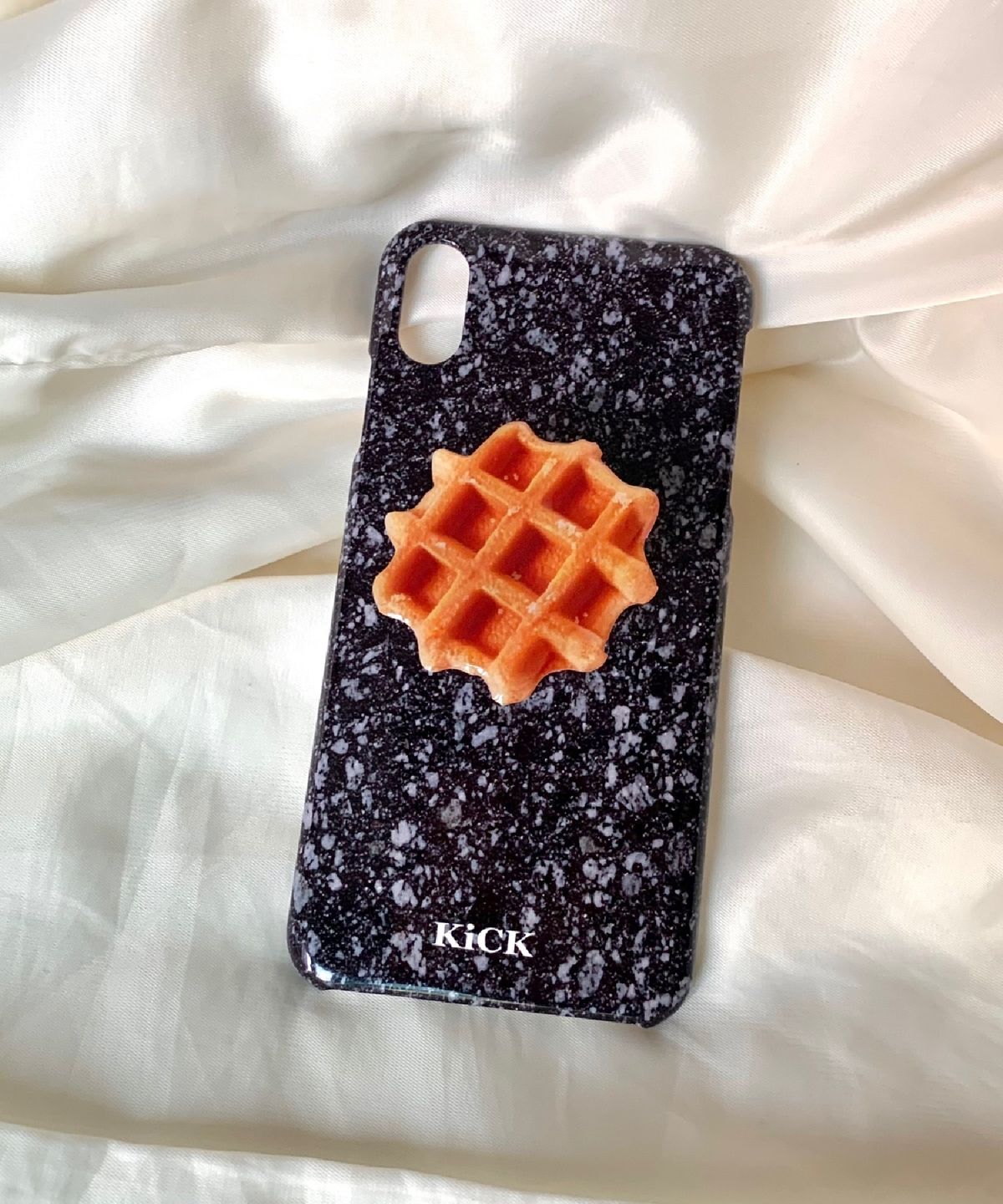 킥(KICK) Black marble hard case