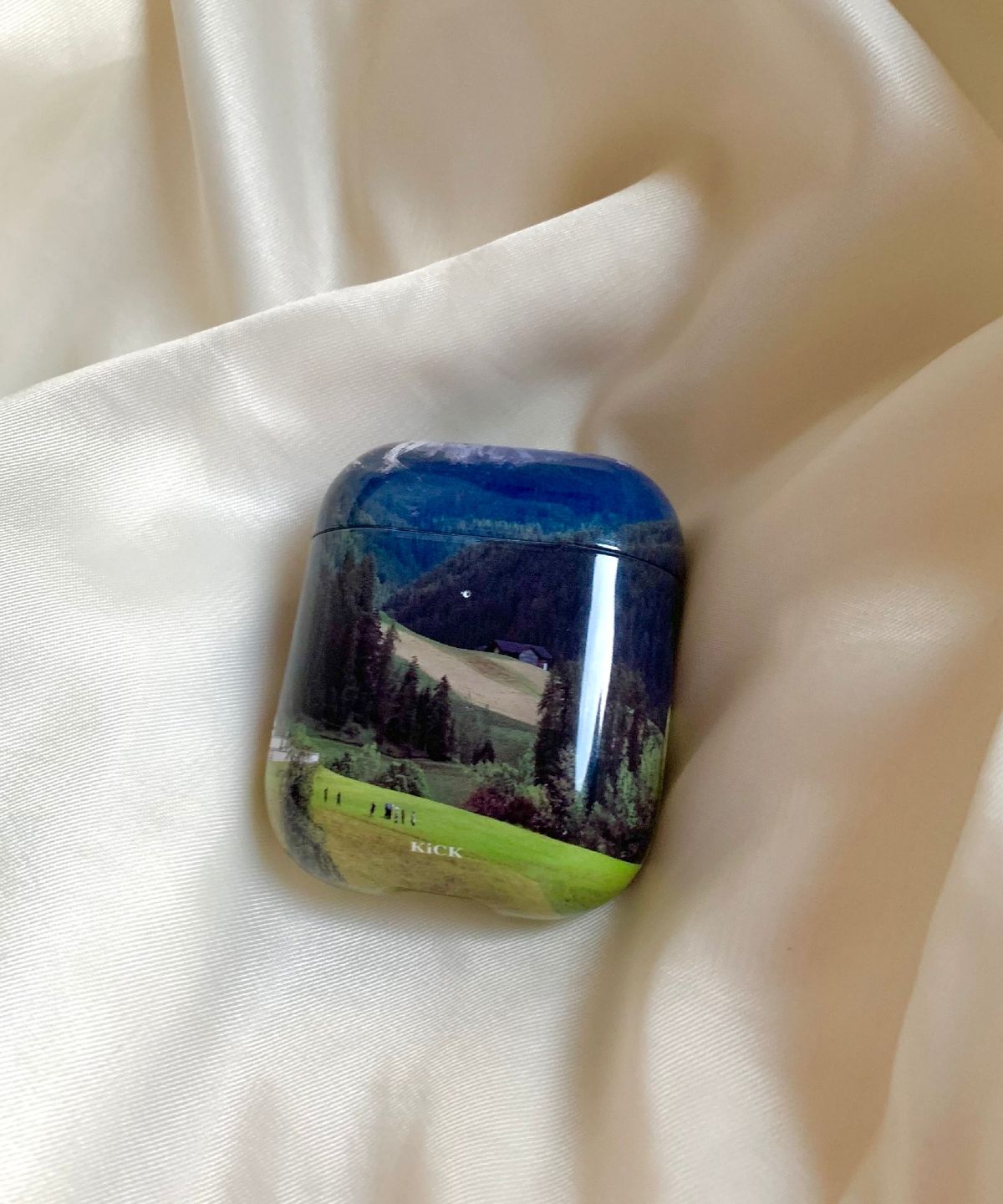 킥(KICK) Garden airpod case