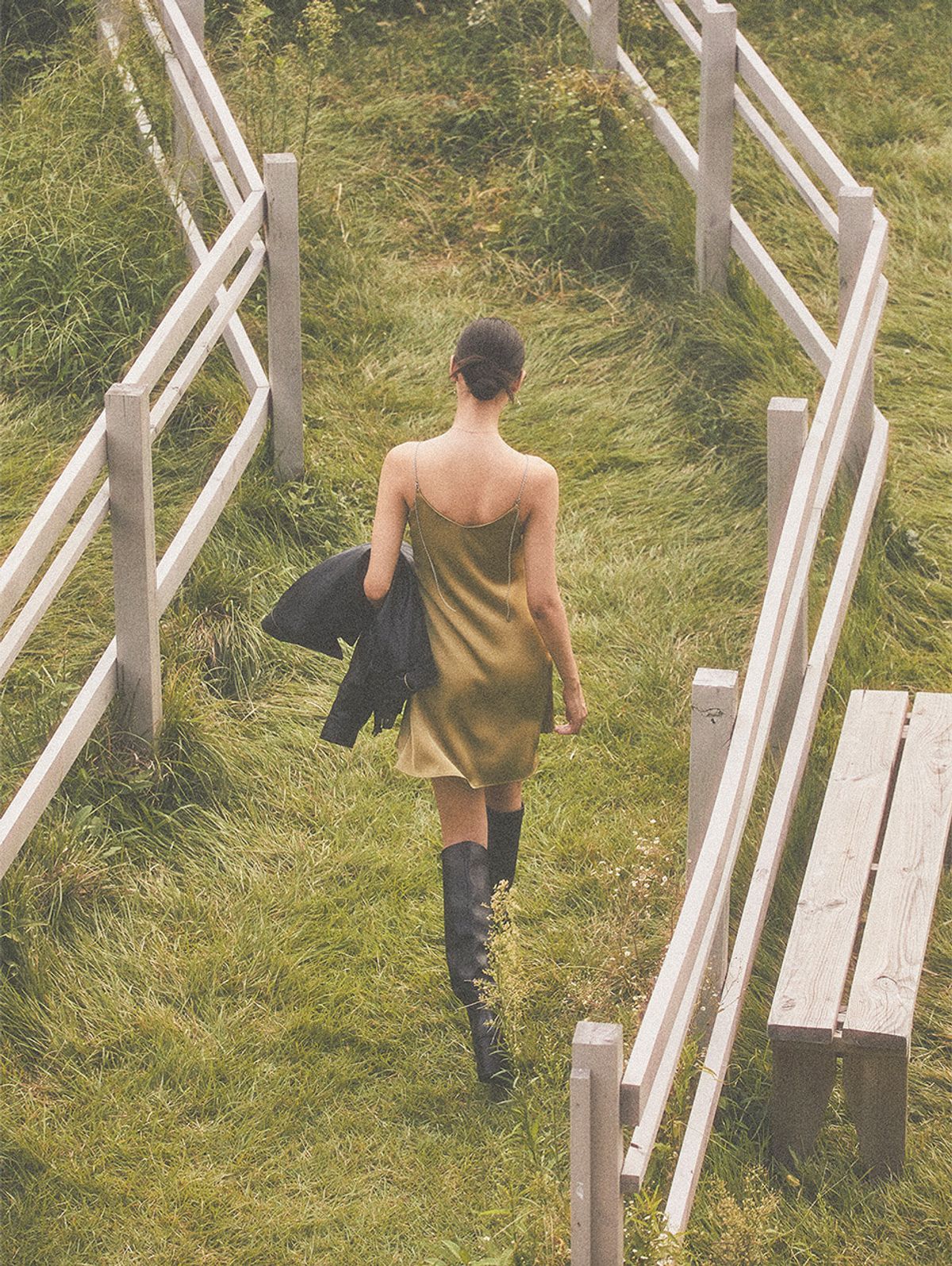 디어리쉬(DEARISH) Khaki Marais Silky Slip Dress