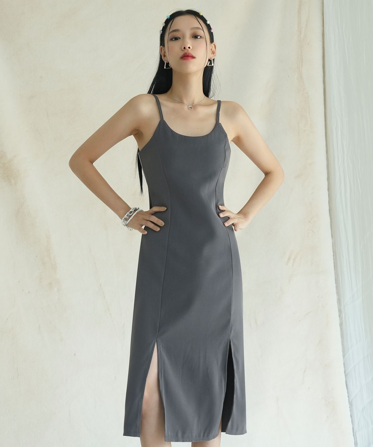 어반드레스(AVANDRESS) Modern Sleeveless Dress BLACK
