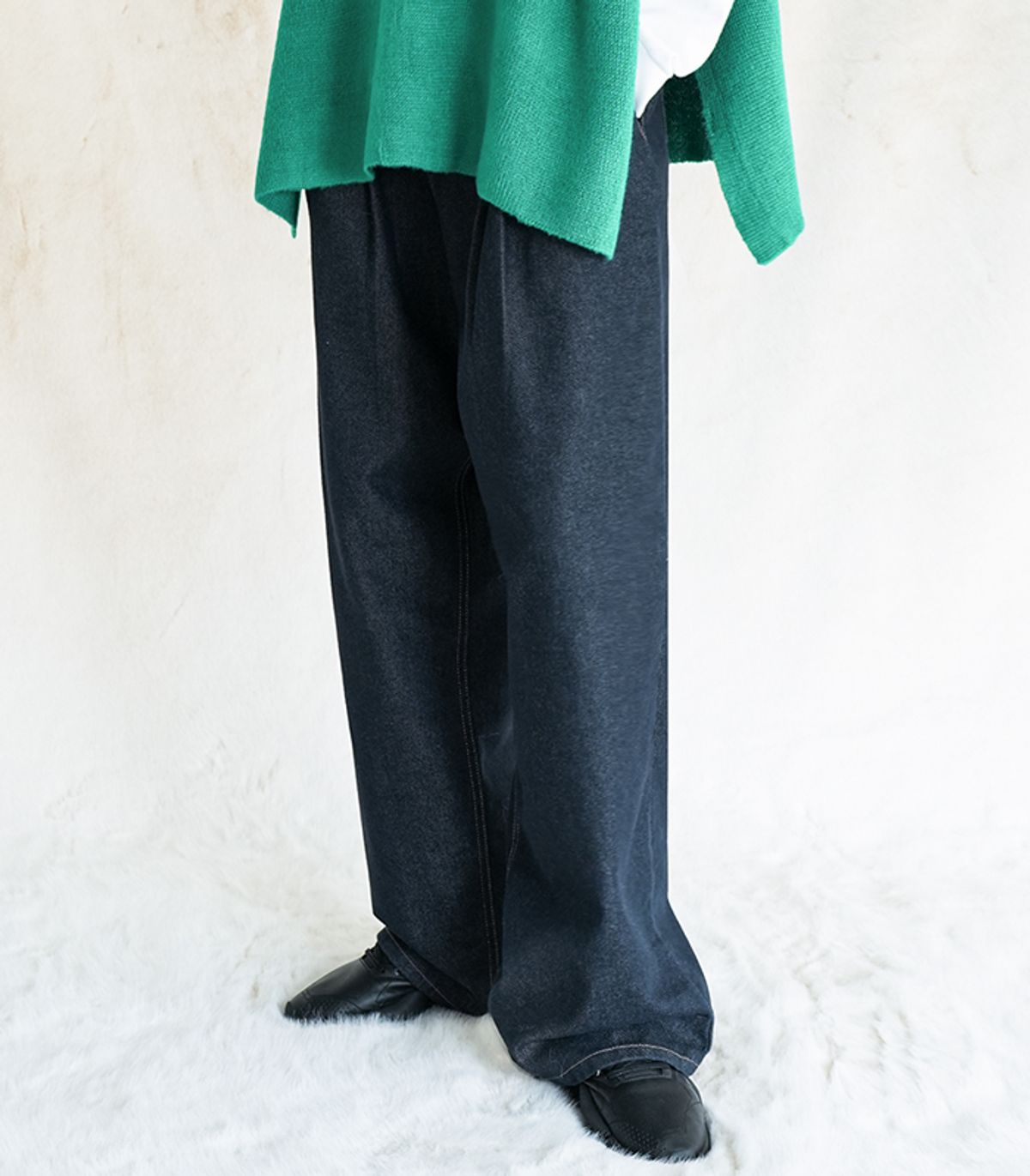 어반드레스(AVANDRESS) Two-tuck Stitch Denim Pants INDIGO