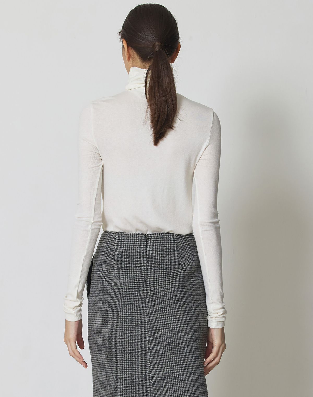 마누엘 에 기욤(MANUELLE ET GUILLAUME) Warm turtle neck top warm white