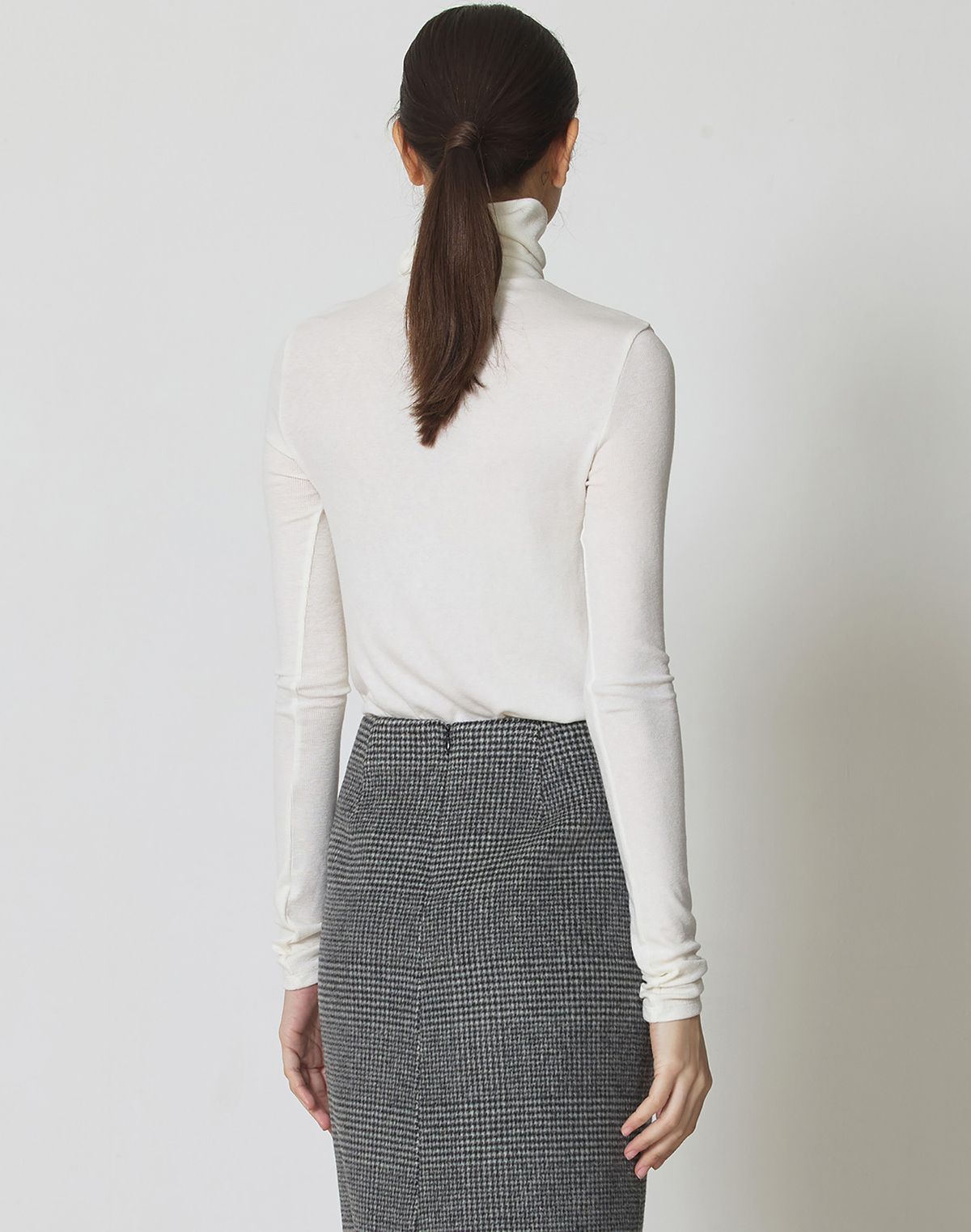 마누엘 에 기욤(MANUELLE ET GUILLAUME) Warm turtle neck top warm white