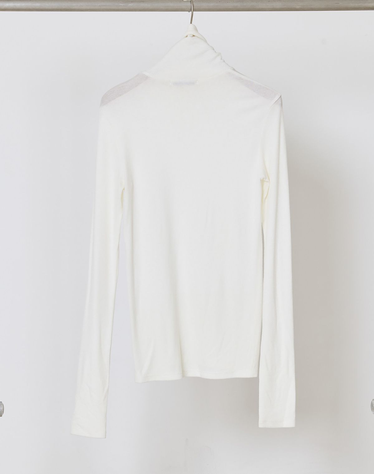 마누엘 에 기욤(MANUELLE ET GUILLAUME) Warm turtle neck top warm white