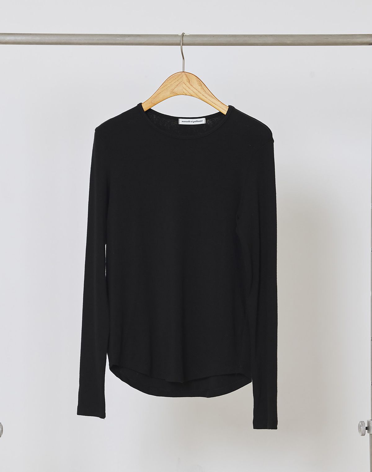 마누엘 에 기욤(MANUELLE ET GUILLAUME) Wool jersey sleek neck top black