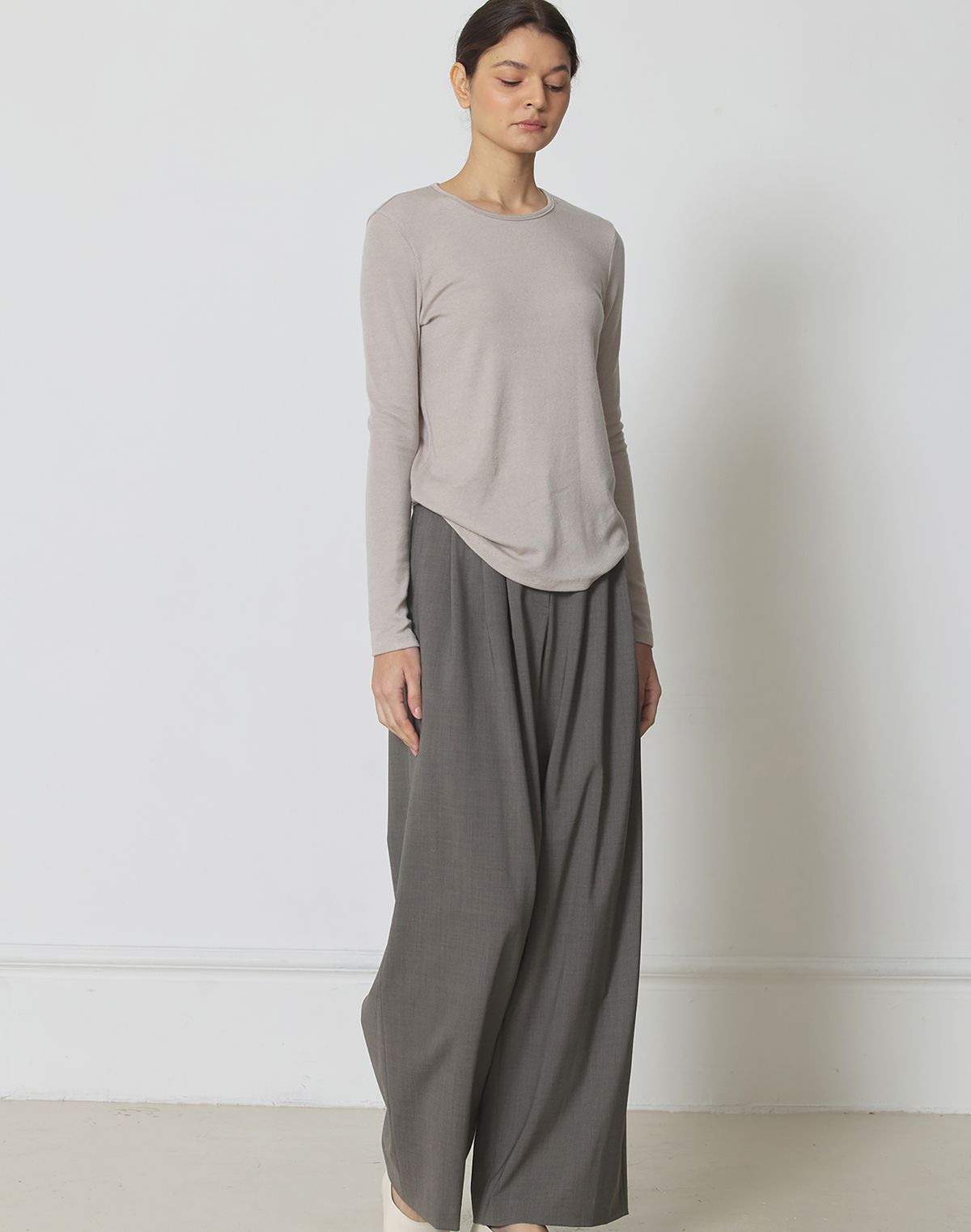 마누엘 에 기욤(MANUELLE ET GUILLAUME) Wool jersey sleek neck top warm beige