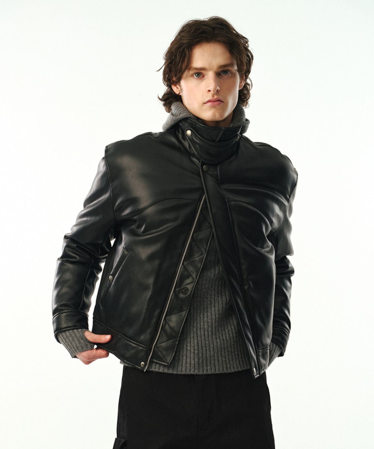 문선(MOONSUN) UNISEX Vegan Leather Goose-Down Puffer Blouson [Black]