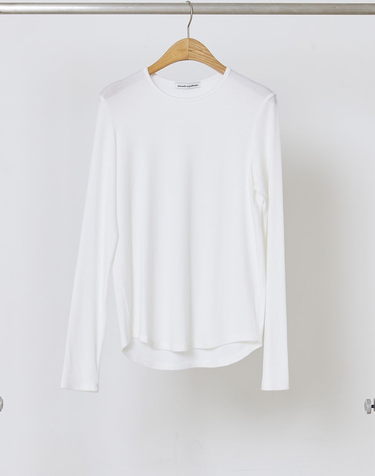 마누엘 에 기욤(MANUELLE ET GUILLAUME) Wool jersey sleek neck top warm ivory