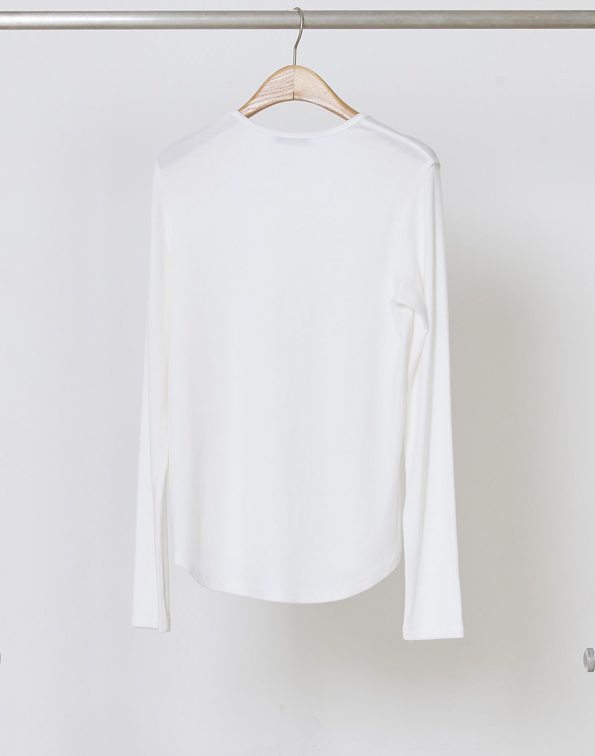 마누엘 에 기욤(MANUELLE ET GUILLAUME) Wool jersey sleek neck top warm ivory
