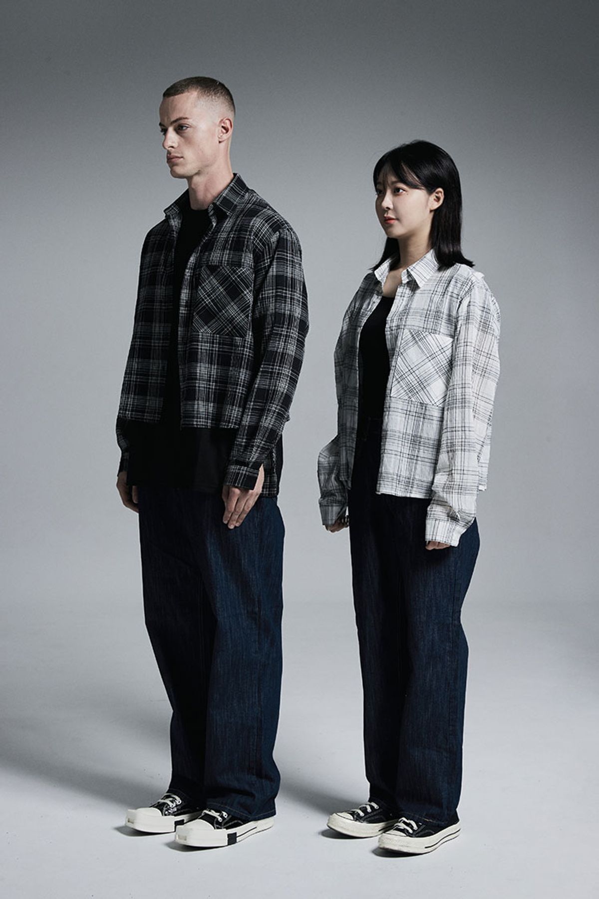 어퍼스트로피 콤마(APOSTROPHE COMMA) 라인 크롭 체크 셔츠 (화이트)