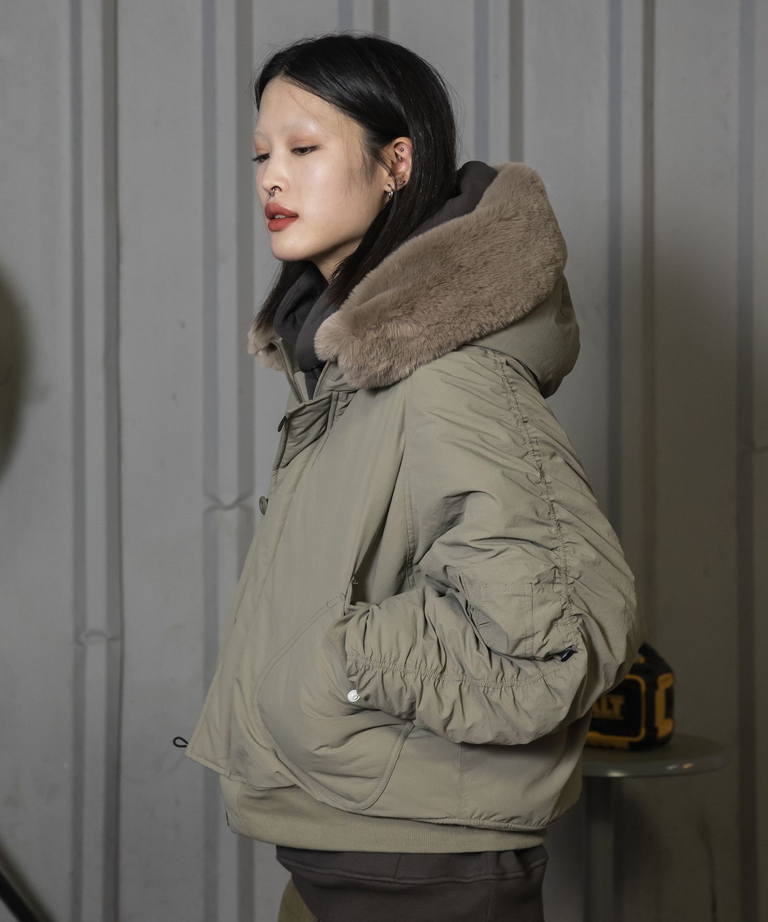 アウターその他 XTONZ XJ73 Lena N2B Parka BLACK XJ73 MUSINSA公式 | XTONZ XJ73 Lena N-2B Parka (KHAKI)