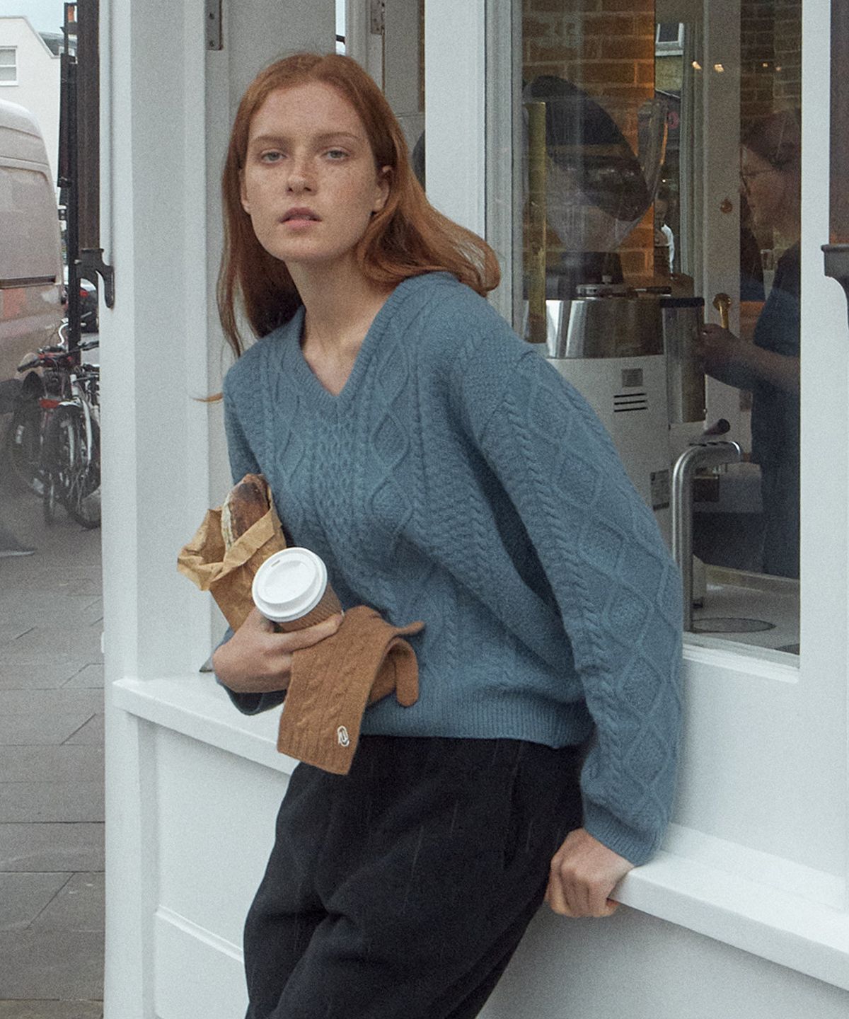 유라고(URAGO) Tomo cashmere V-neck knit