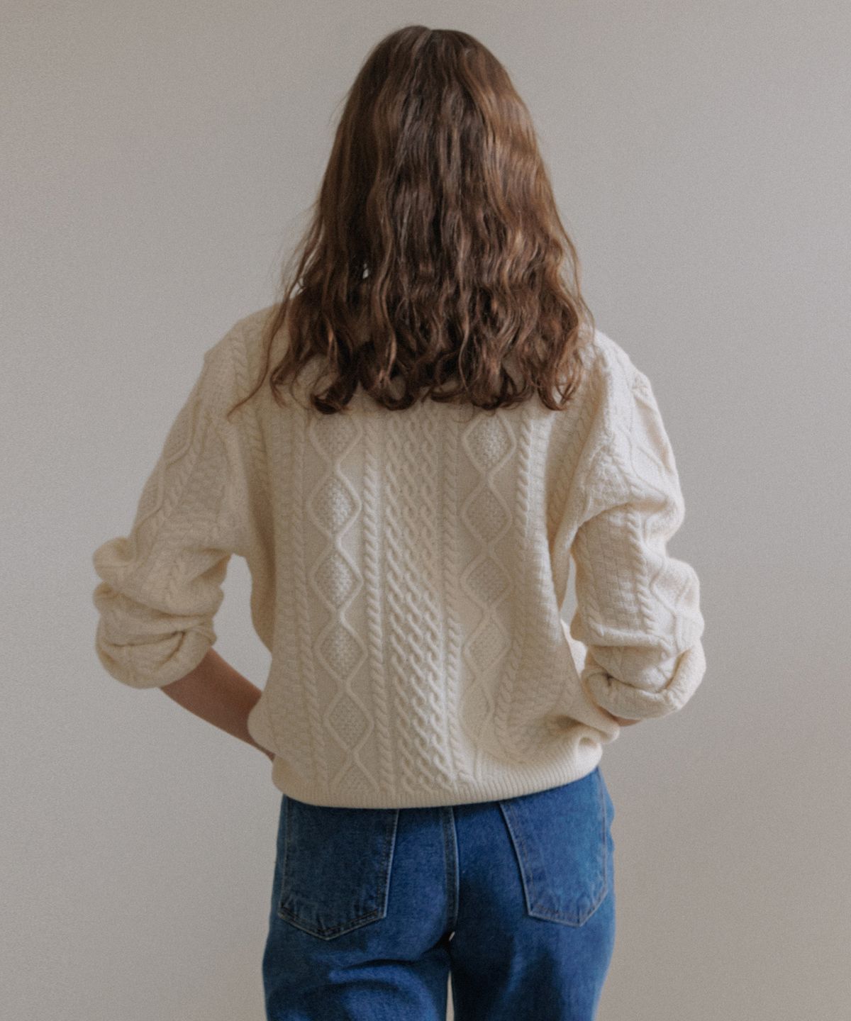 유라고(URAGO) Tomo cashmere V-neck knit