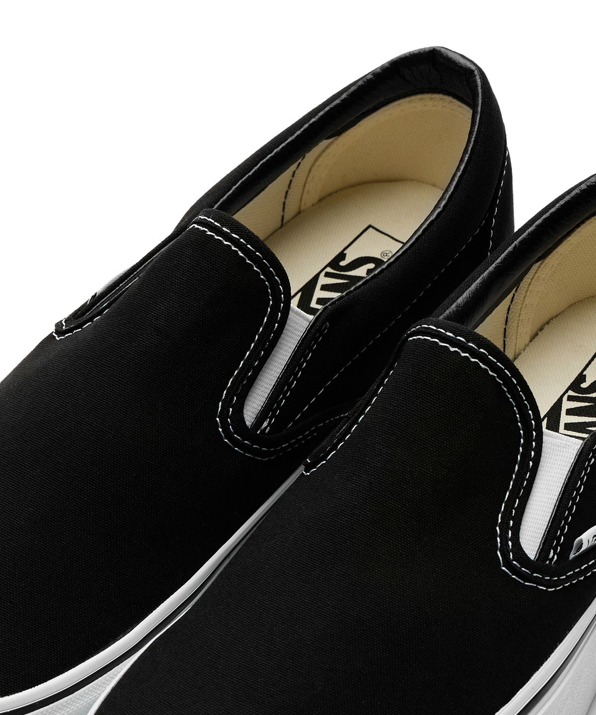 반스(VANS) 클래식 슬립온 스택폼 - (캔버스) 블랙:트루 화이트 / VN0A7Q5RBMX1
