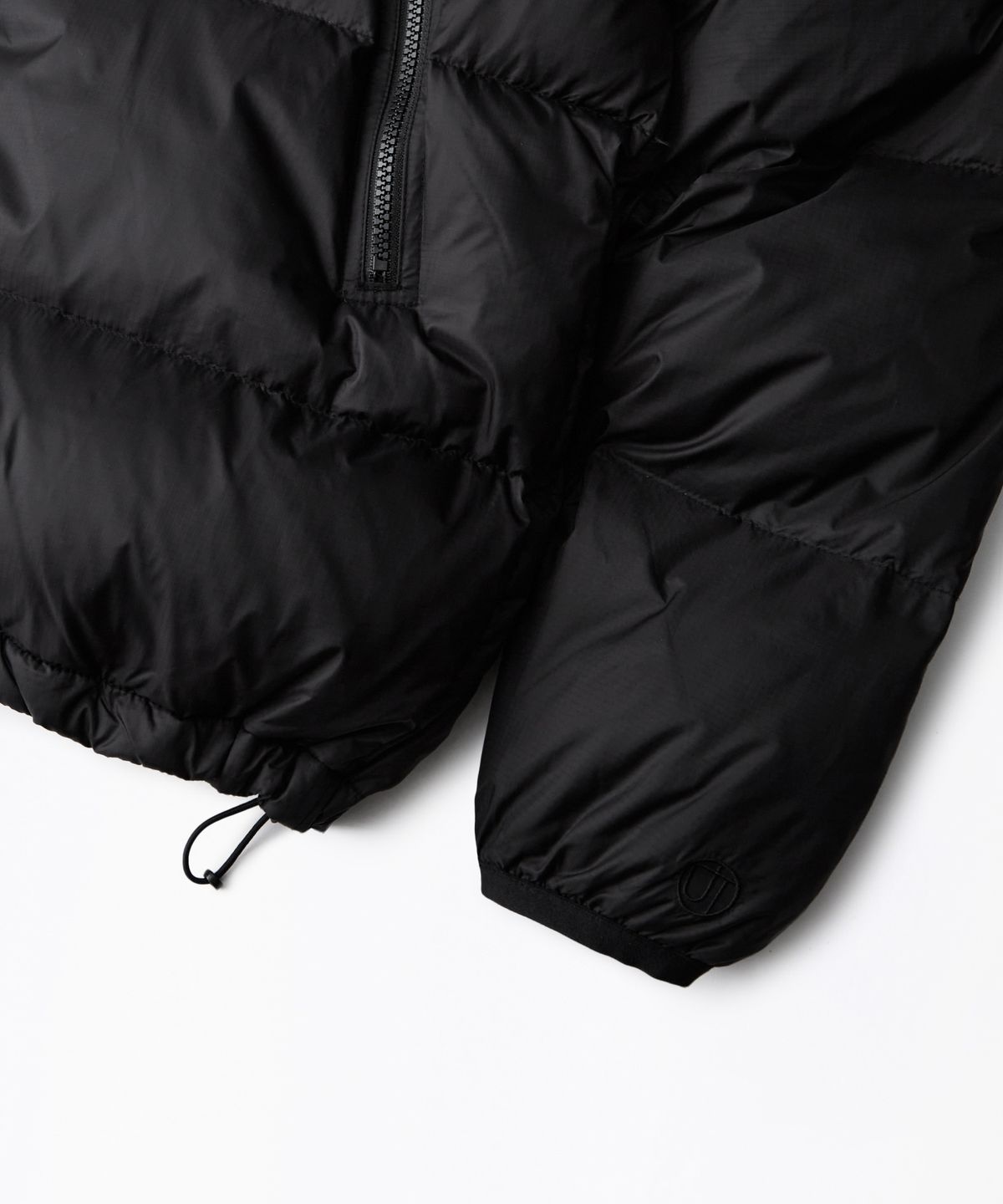 아웃스탠딩(OUTSTANDING) MOUNTAIN DOWN PARKA_BLACK