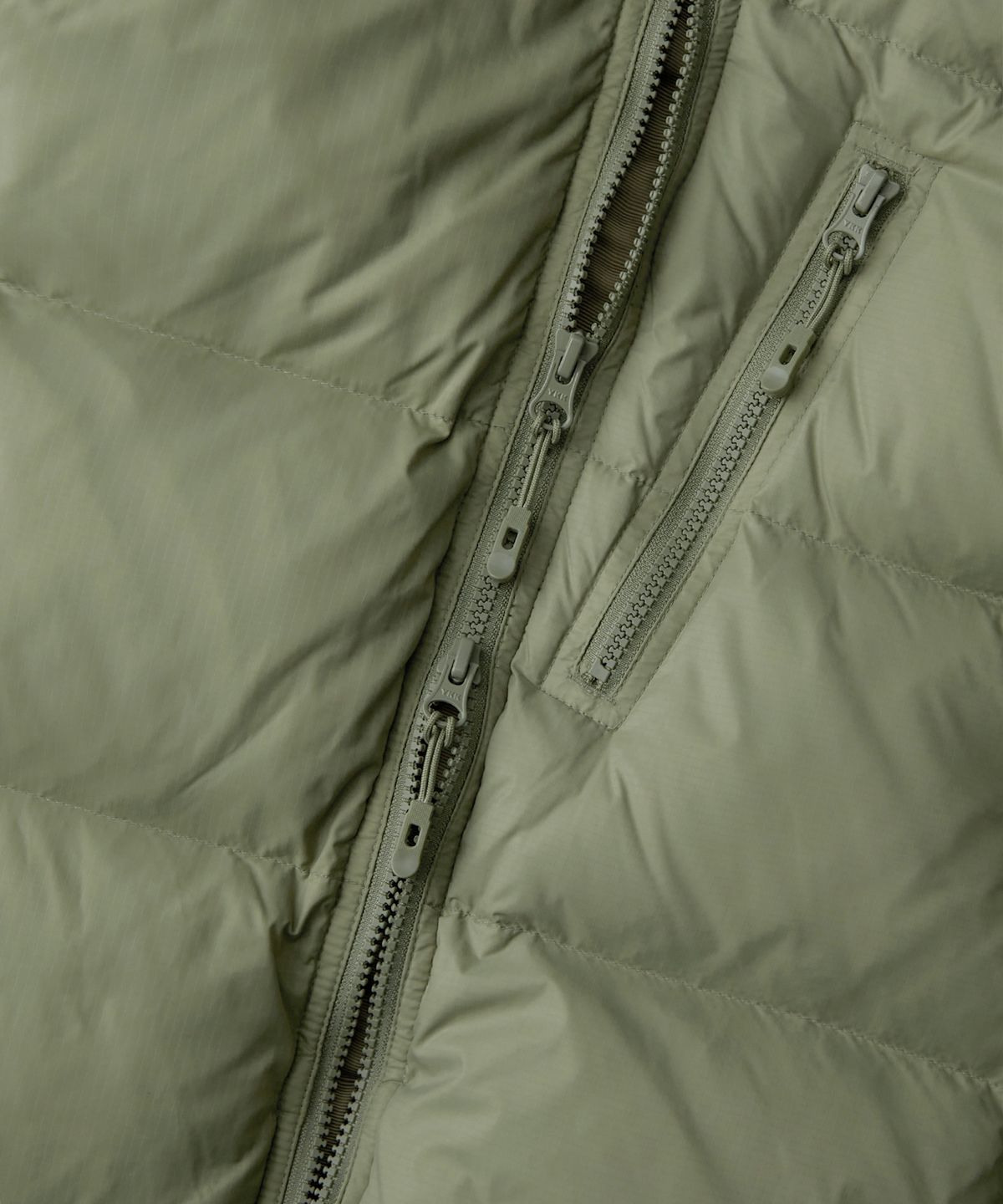 아웃스탠딩(OUTSTANDING) MOUNTAIN DOWN PARKA_OLIVE GREEN
