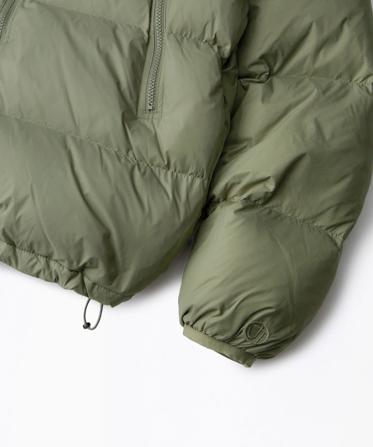 아웃스탠딩(OUTSTANDING) MOUNTAIN DOWN PARKA_OLIVE GREEN