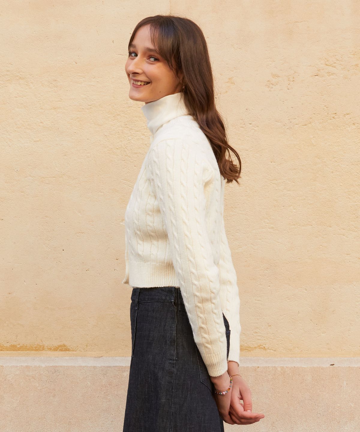로열클럽홀리데이(ROYAL CLUB HOLIDAY) 로열 크롭 니트 가디건 아이보리