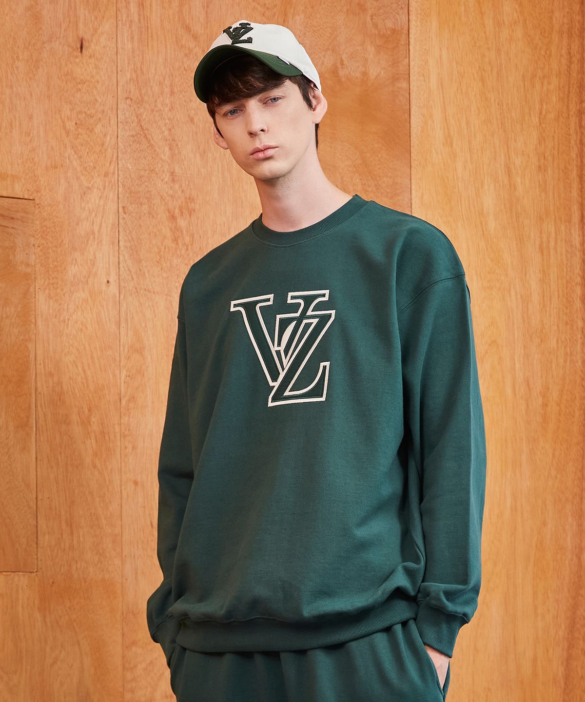 바잘(VARZAR) VZ 아플리케 맨투맨 그린