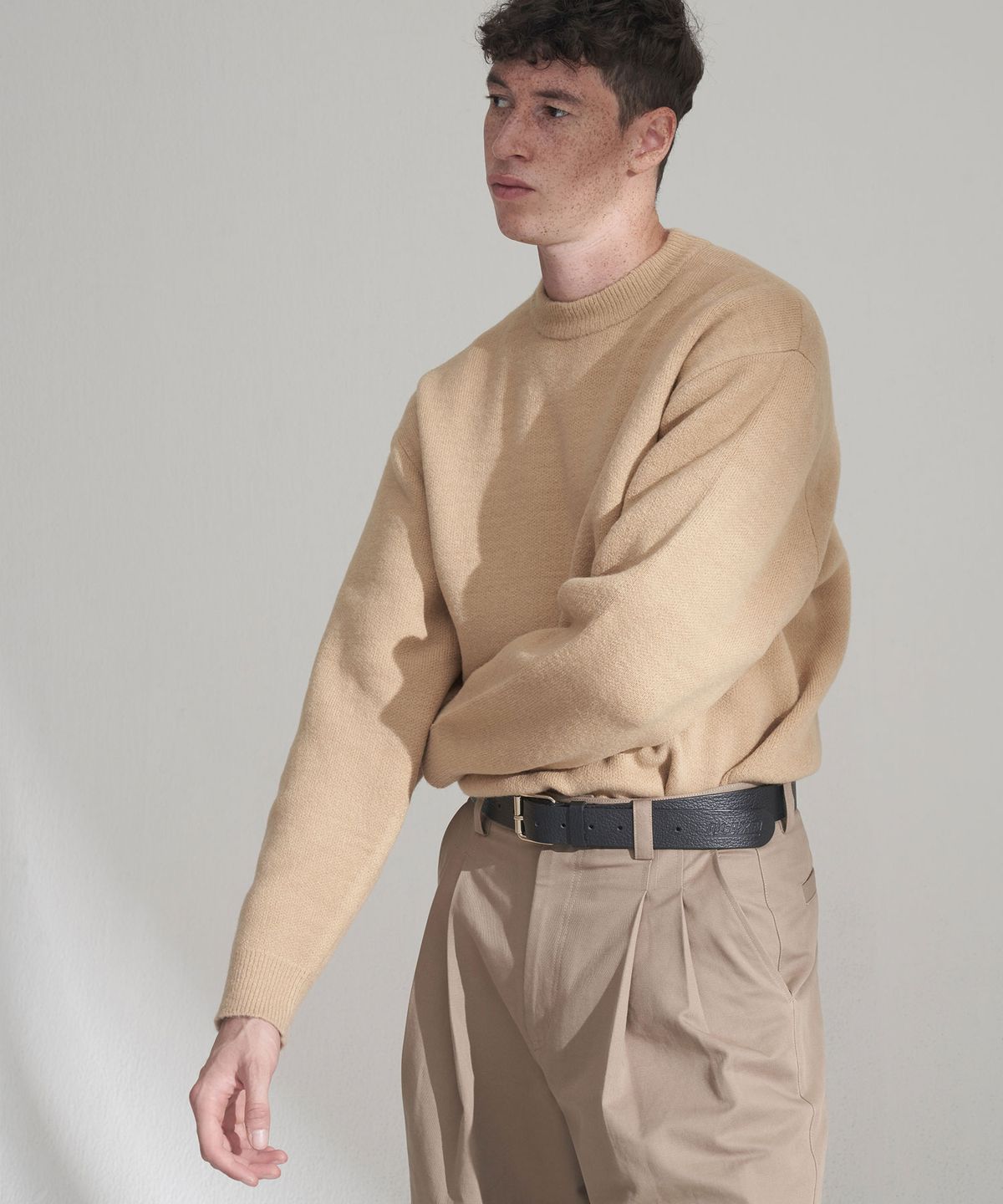 더블유엠씨(WMC) 투턱 벌룬 치노팬츠_BEIGE